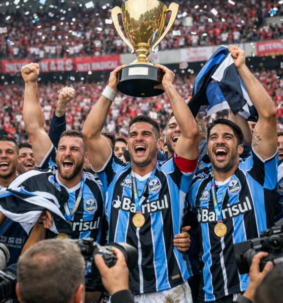 Grêmio comemora título do Campeonato Gaúcho 2026 após empate no Grenal contra o Internacional no Beira-Rio